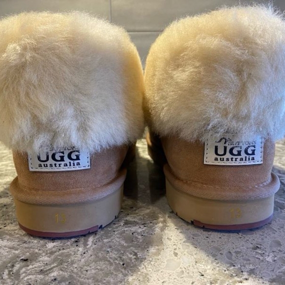 Mens Uggs Slipper/Boots - Picture 4 of 9